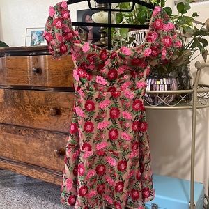 Lace mini dress with embroidered flowers